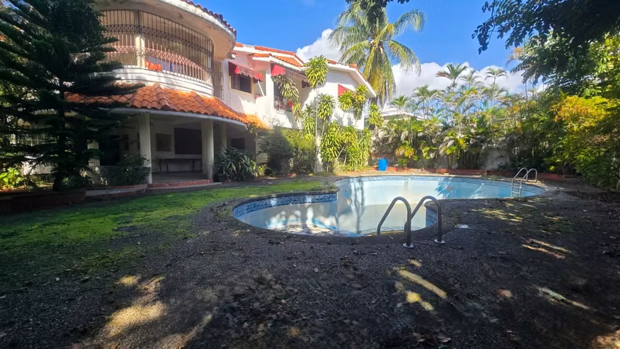 Casa - Mansión En Venta En El Millón, Santo Domingo Dn | 988 Mts De Terreno