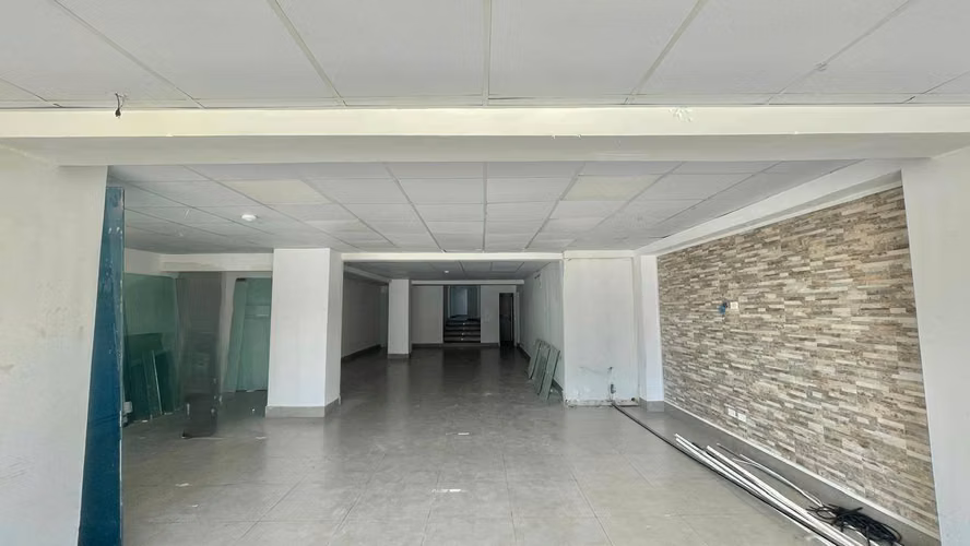 Local / Office for Rent in Av 27 February National District