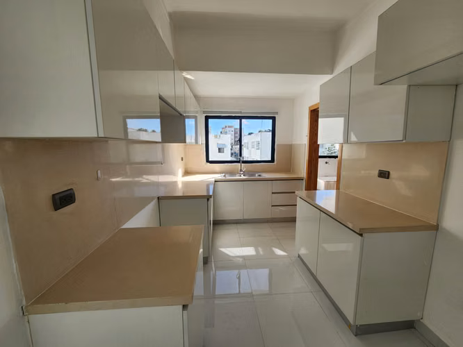 Apartment for rent The million, 3 hab, 2 parking lot