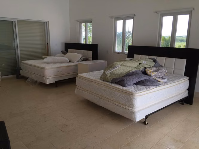 Villa en La Romana Area de Costa de 1, 300 m2 de construcción 6 habs Venta o Alquiler