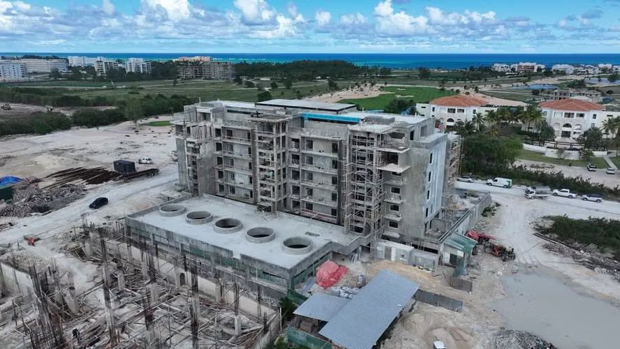 Apartamento en venta en Cap Cana de 2 Habitaciones - Imagen 5