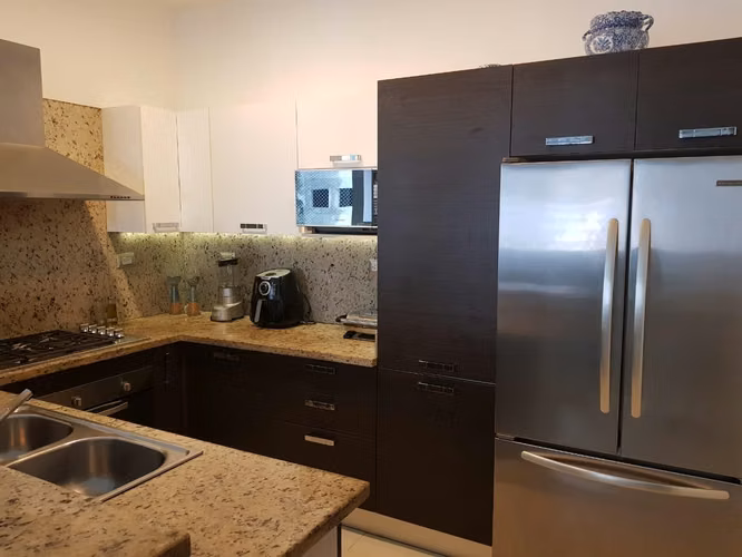 Apartamento En Alquiler De 3 Habitaciones Y 2 Baños En Naco - Imagen 3