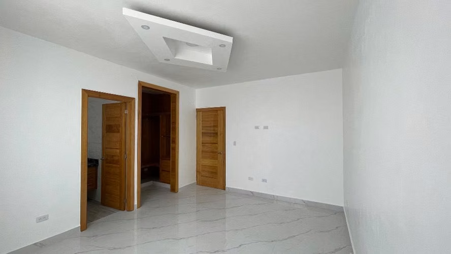 CASA EN VENTA NUEVA, LLANOS DE GURABO SANTIAGO.