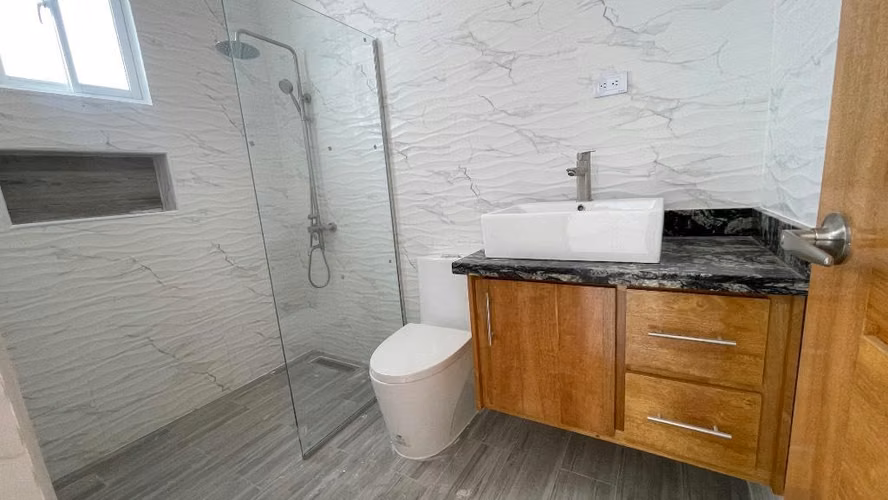 CASA EN VENTA NUEVA, LLANOS DE GURABO SANTIAGO.