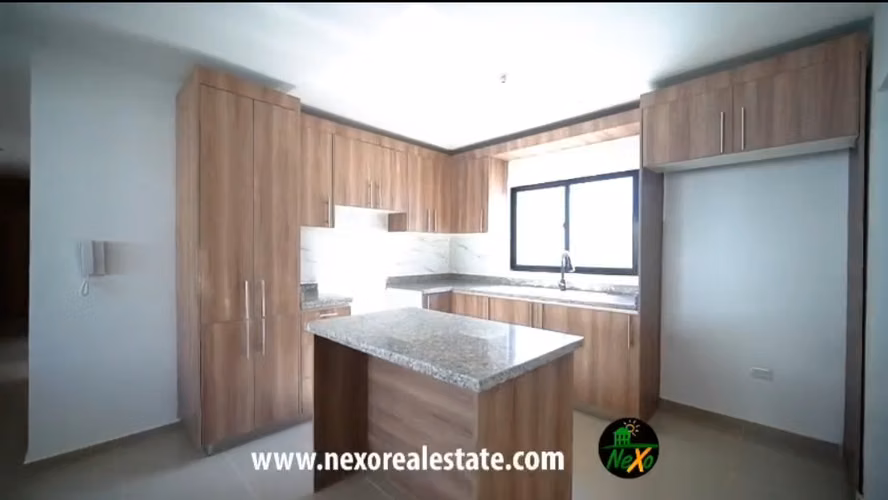 ¡Oportunidad en Santiago! Apartamento Moderno frente al Holy Trinity con Azotea (JPA-259)