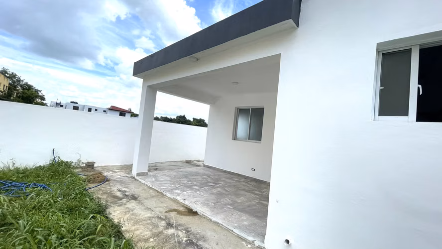 CASA EN VENTA NUEVA, LLANOS DE GURABO, SANTIAGO.
