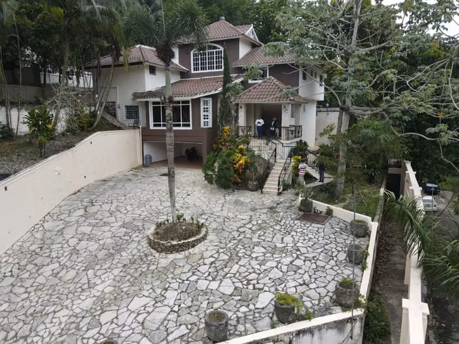 Impressive Luxury Residence for Sale or Rent in Altos de Arroyo Hondo II - Imagen 2