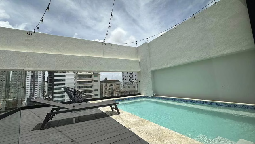 Penthouse amoblado en venta en Serrallés, Santo Domingo