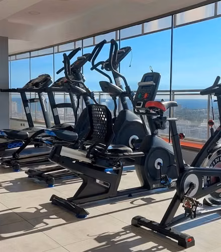 Hermoso Apartamento Amueblado en Alquiler, Bella Vista, Piscina, Gym, Cine - Imagen 2