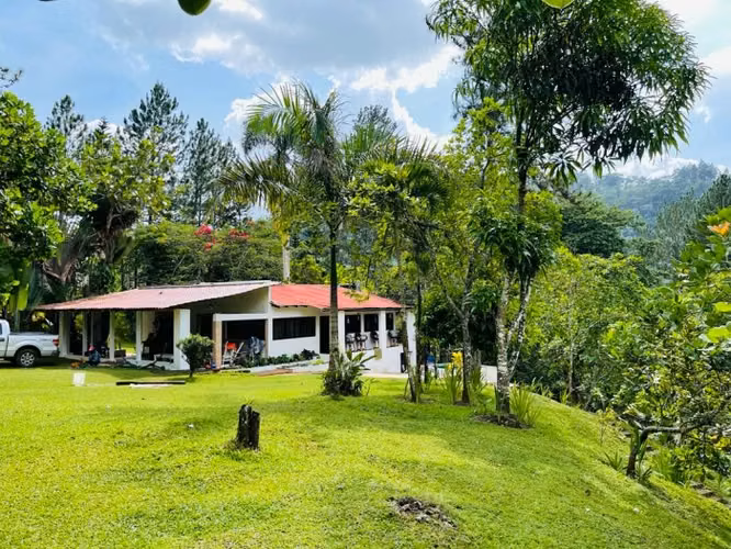 Casa en venta en las montañas de Monseñor Noel Bonao