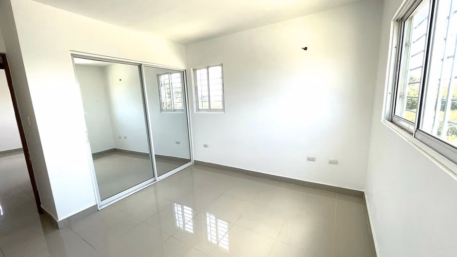 APARTAMENTO AMUEBLADO, LLANOS DE GURABO, SANTIAGO.