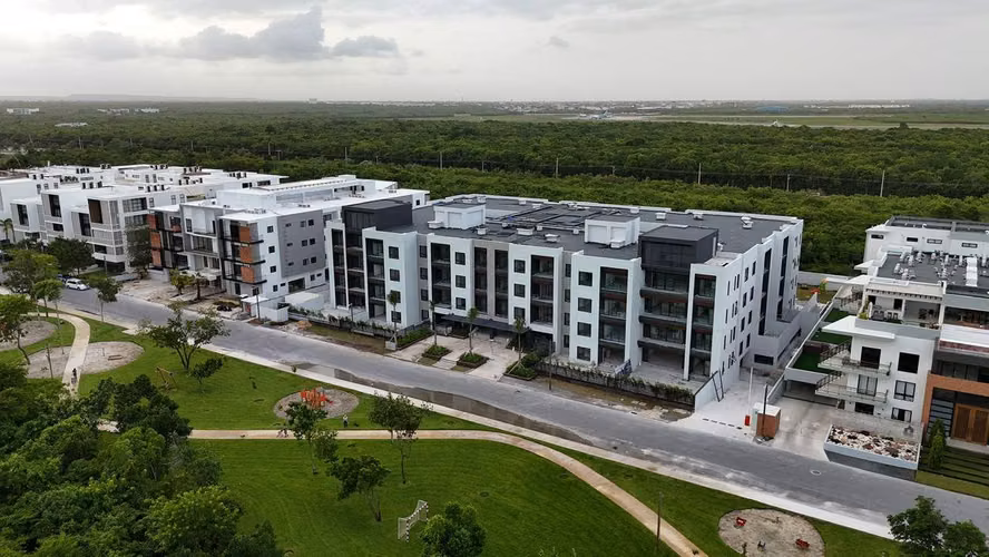 Apartamento de 3 habitaciones en venta en Punta Cana - Imagen 2