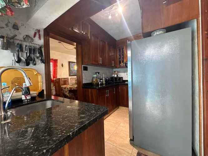 VENDO CASA MAS APARTAMENTO EN ALTOS DE ARROYO HONDO