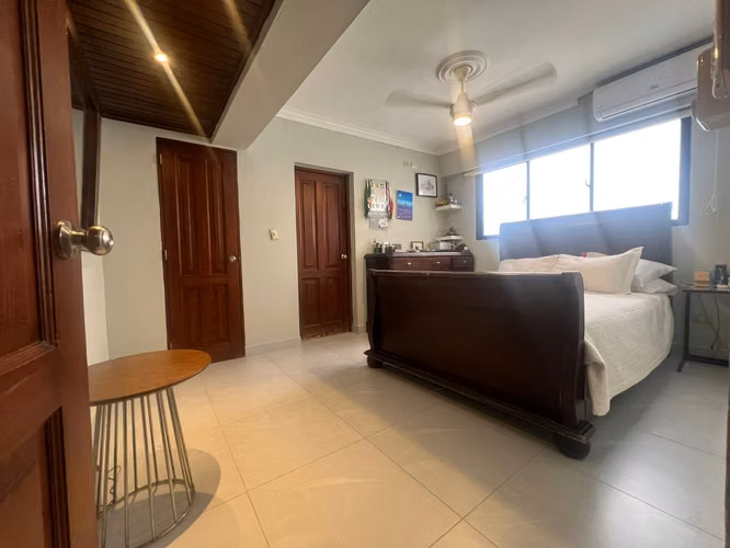 Vendo hermoso Apartamento Clásico, 3 Habitaciones, 2 Parqueos, Villa Marina, D.N. - Imagen 2