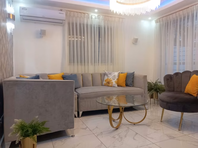  Alquiler en Brisa Oriental – Autopista San Isidro Este apartamento en primer nivel.