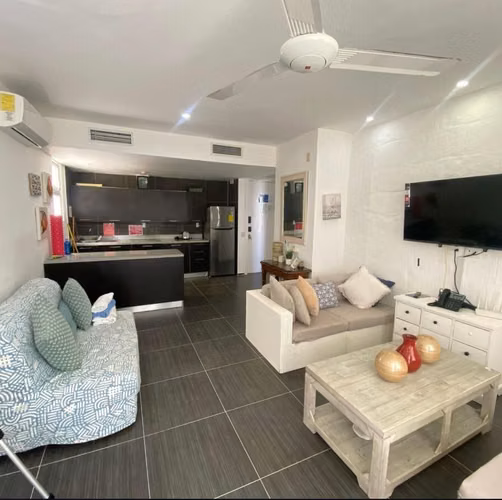 Condominio Frente al Mar con Piscina, Jacuzzi y Gimnasio en Samaná - Imagen 3
