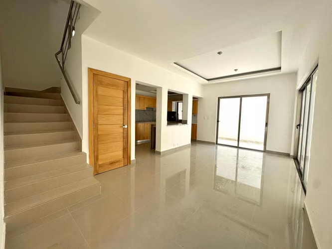 Casa en Venta de 3 Hab. en Prado Oriental, Autopista de San Isidro, Santo Domingo Este - Imagen 2