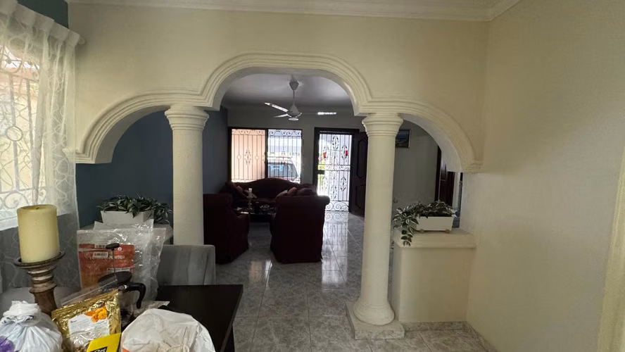 VENDO CASA EN VILLA CLAUDIA RESIDENCIAL CERRADO - Imagen 3