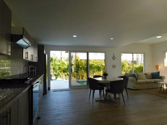 Villa a estrenar en venta en Juan Dolio, Metro Country Club - Imagen 2