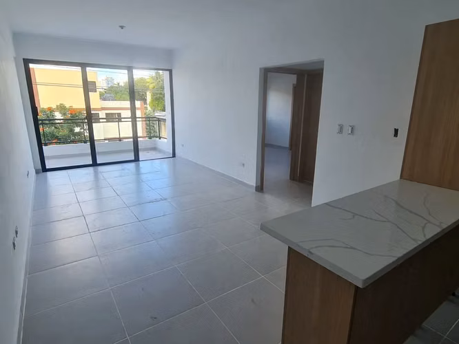 Alquiler de Apartamento de 2 Habitaciones en Zona Universitaria - Imagen 7