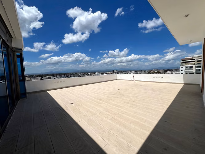 Pent-House con 4 habitaciones en Urb. Real
