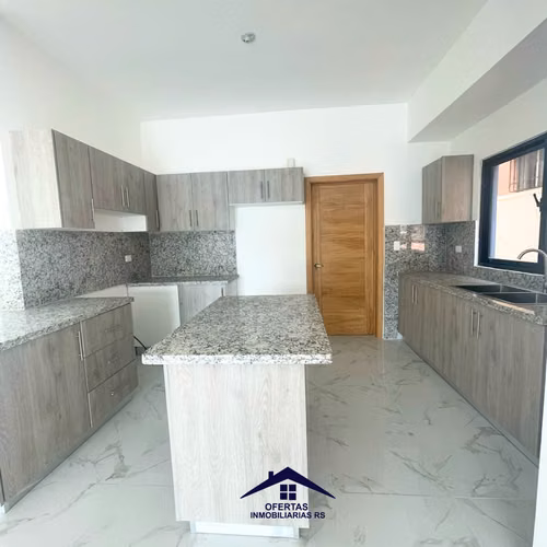Amplio Apartamento de 180 m² con Área Social, Jacuzzi y Excelente Ubicación | US$295,000
