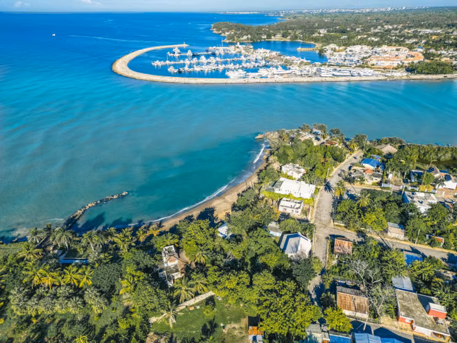 Terreno  en Venta  frente a la Playa en Boca de Chavon - Imagen 7