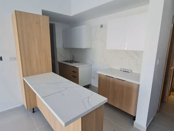 Alquiler de Apartamento de 2 Habitaciones en Zona Universitaria - Imagen 2