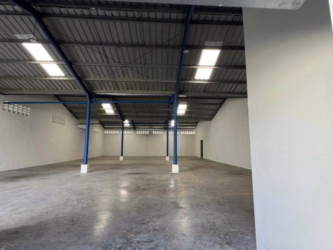 NAVE LOCAL COMERCIAL EN SANTO DOMINGO ESTE