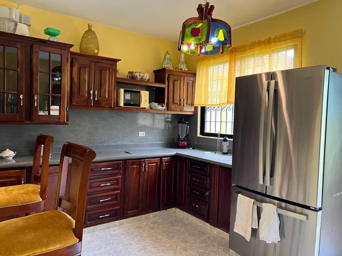 CASA DE 2 NIVELES A LA VENTA PUERTO PLATA