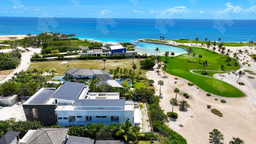 Villa de 10 habitaciones en Cap Cana, frente al campo de golf - Imagen 1