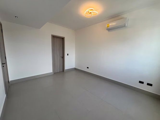 Apartamento en alquiler en Ensanche Quisqueya con linea blanca - Imagen 5