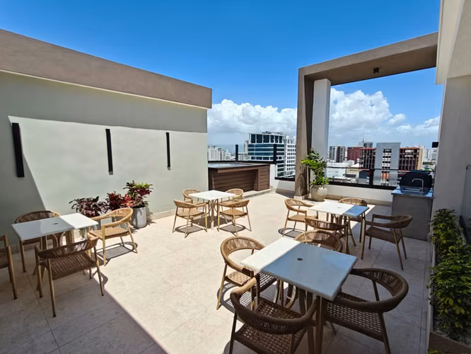 Apartamento con Línea Blanca, 2 Habitaciones, Evaristo Morales, Piscina, Gym - Imagen 4