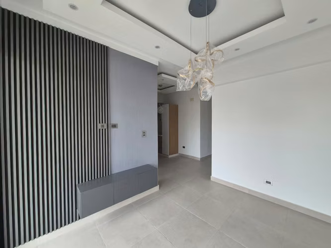 Apartamento en alquiler Evaristo Morales, 2 hab torre moderna
