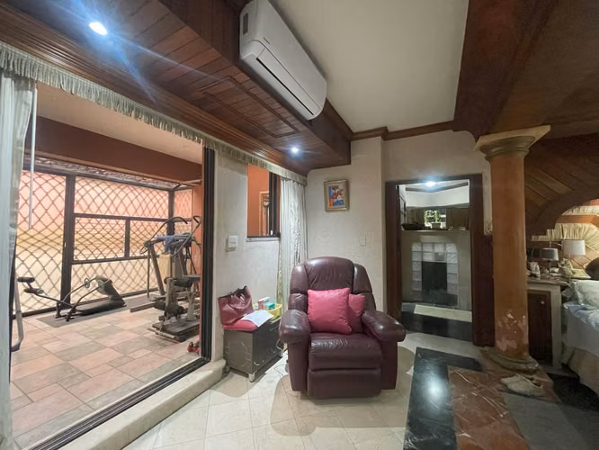 Casa en venta 3 niveles  en Los Ríos Santo Domingo