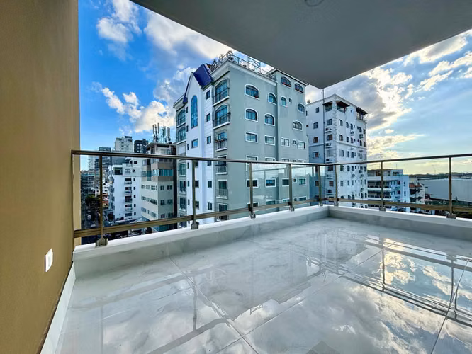 Apartamento de 3 habitaciones en Urbanización Real - Imagen 4