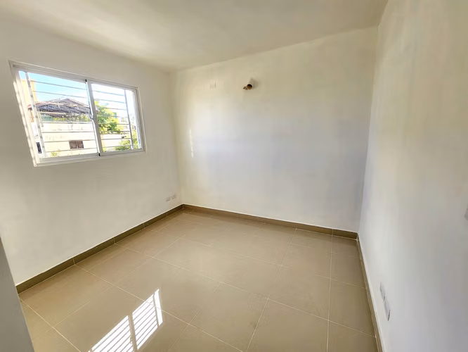 Casa en Alquiler – Segundo Nivel | Próximo a la Av. Independencia, Km. 7½ - Imagen 9