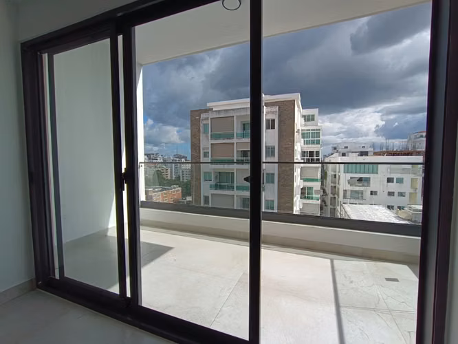 Apartamento en Evaristo Morales en venta de 3 habitaciones