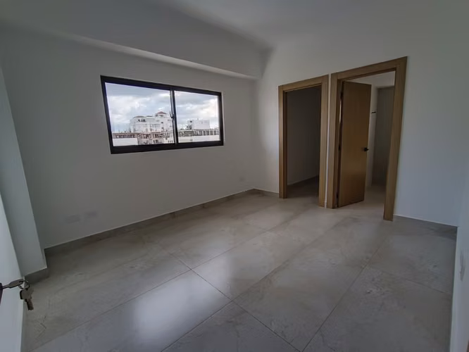 Apartamento en Evaristo Morales en venta de 3 habitaciones