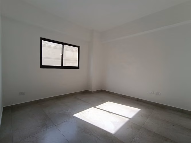 Apartamento en Evaristo Morales con terraza privada en venta