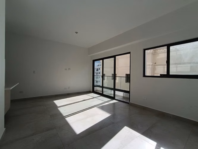 Apartamento en Evaristo Morales con terraza privada en venta
