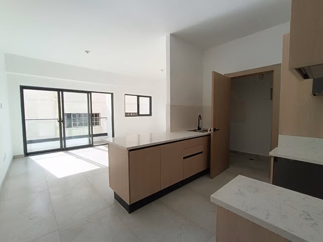 Apartamento en Evaristo Morales con terraza privada en venta