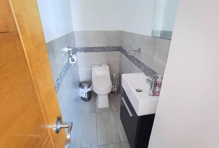 Apartamento tipo penthouse amueblado en Mirador Sur - Imagen 2