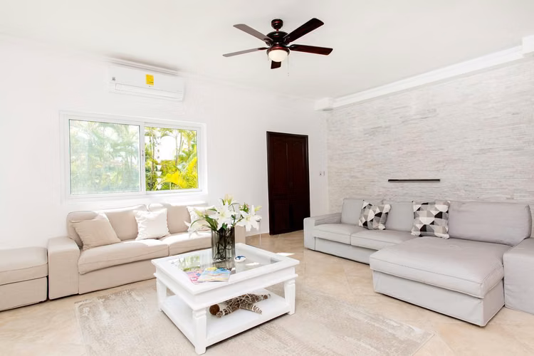 SE ALQUILA VILLA DE 4 HABITACIONES EN COCOTAL PUNTA CANA - Imagen 4