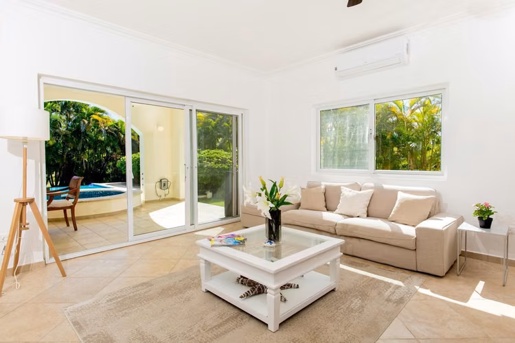 SE ALQUILA VILLA DE 4 HABITACIONES EN COCOTAL PUNTA CANA - Imagen 8