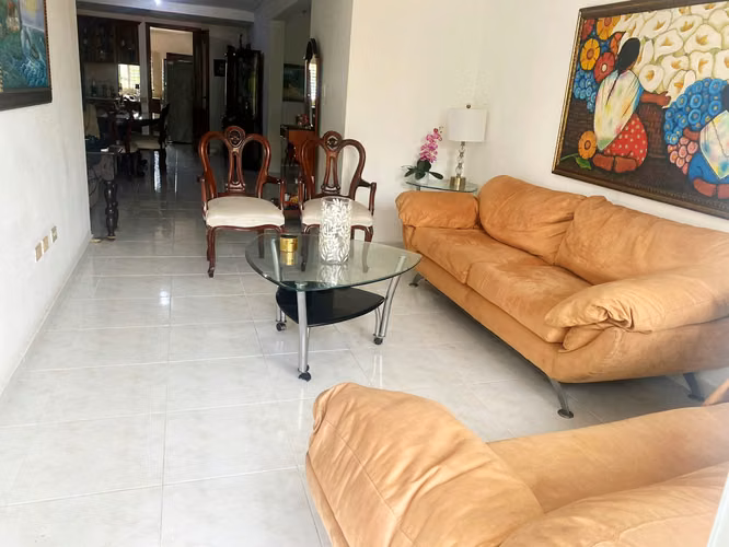 Apartamento en Evaristo Morales en venta de 3 habitaciones