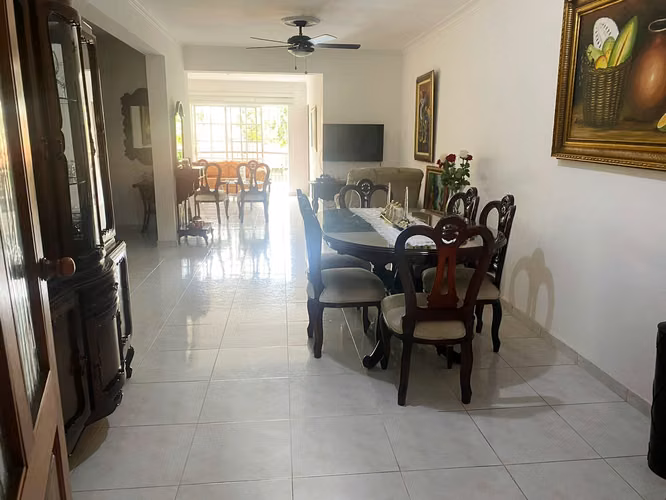 Apartamento en Evaristo Morales en venta de 3 habitaciones