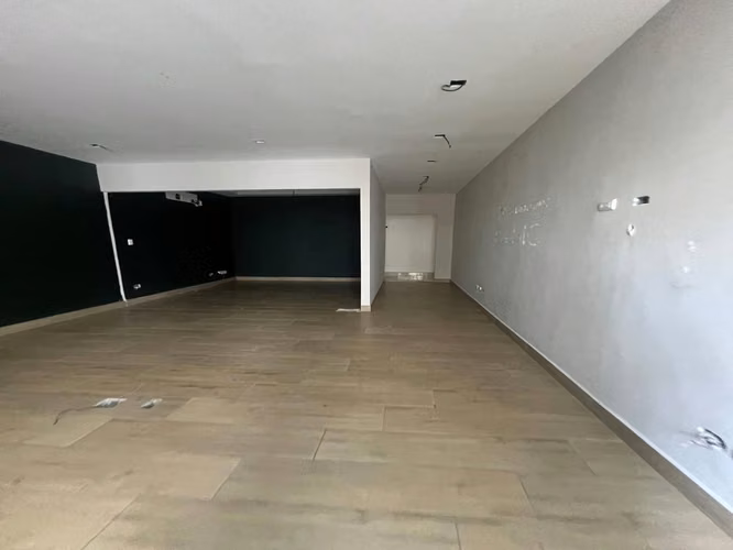 Commercial for Rent in Bella Vista: Commercial Plaza