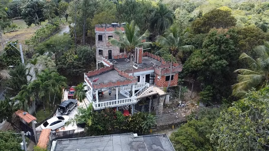 VILLA DE VENTA EN LOMA LINDA