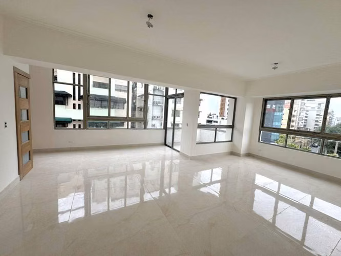 Moderno apartamento de 3 habitaciones en venta en Bella Vista